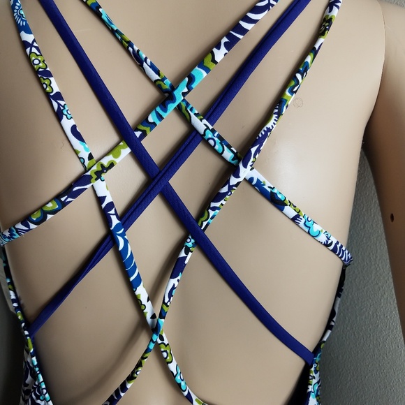 NWT Floral Cross back one peice swimsuit-L - Picture 3 of 4